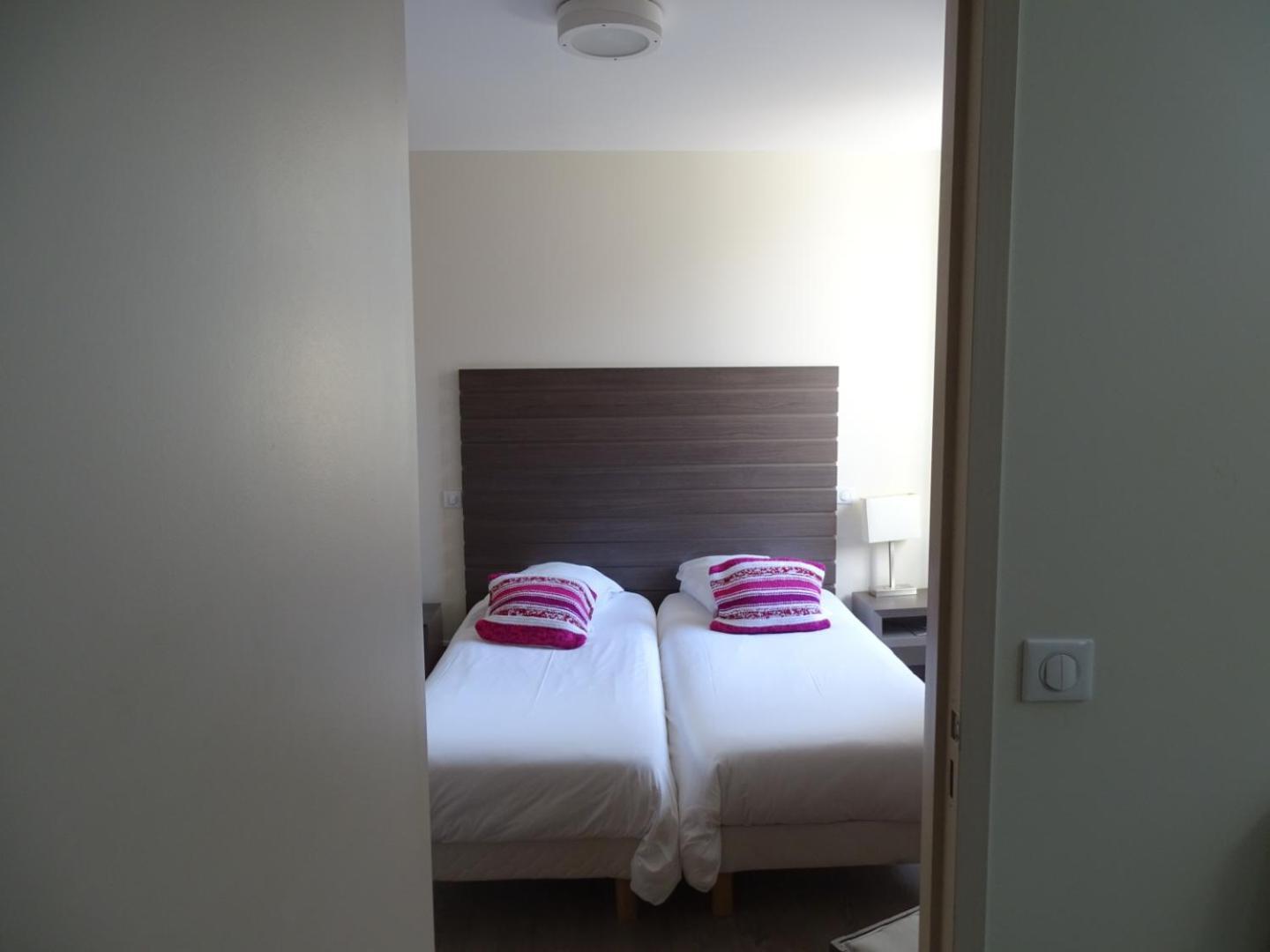 Hotel De La Poste Tardets-Sorholus Kültér fotó